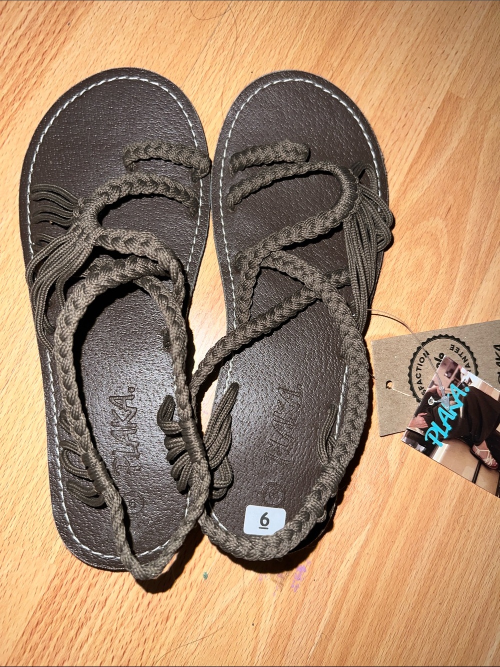 Plaka sandals new